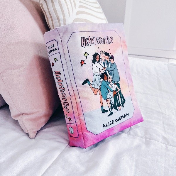 Producto - Bookish Pillow HEARTSTOPPER