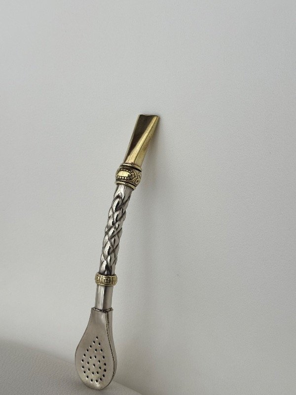 Producto - BOMBILLON DE ALPACA Y BRONCE CAÑO LABRADO SEMICURVO  DOBLE DIJE - 0