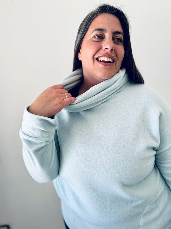 Producto - Buzo Burgos celeste