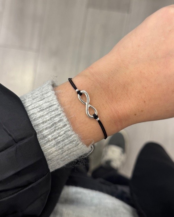 Producto - PULSERA INFINITE NEGRA (Hilito)