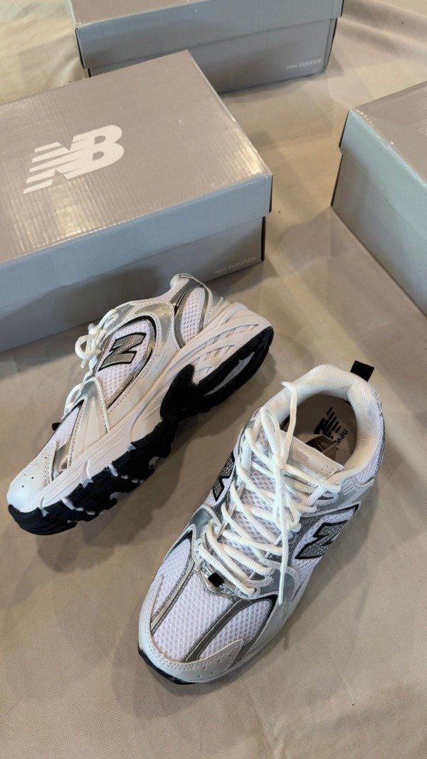 Producto - NEW BALANCE 530 BLANCO/NEGRO