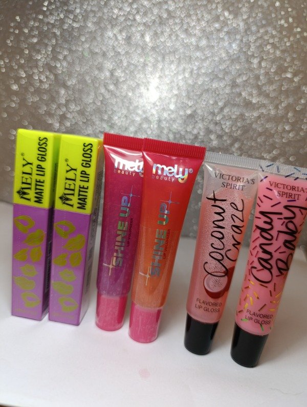 Producto - Combo 6 gloos labiales