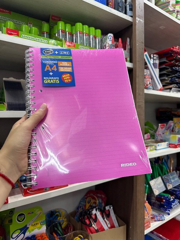 Producto - Cuaderno A4 Rosa Rayado 160 + BOLIGRAFO GRATIS