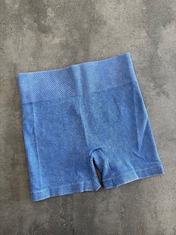 Producto - SHORT CLASIC SIN FRUNCE CELESTE