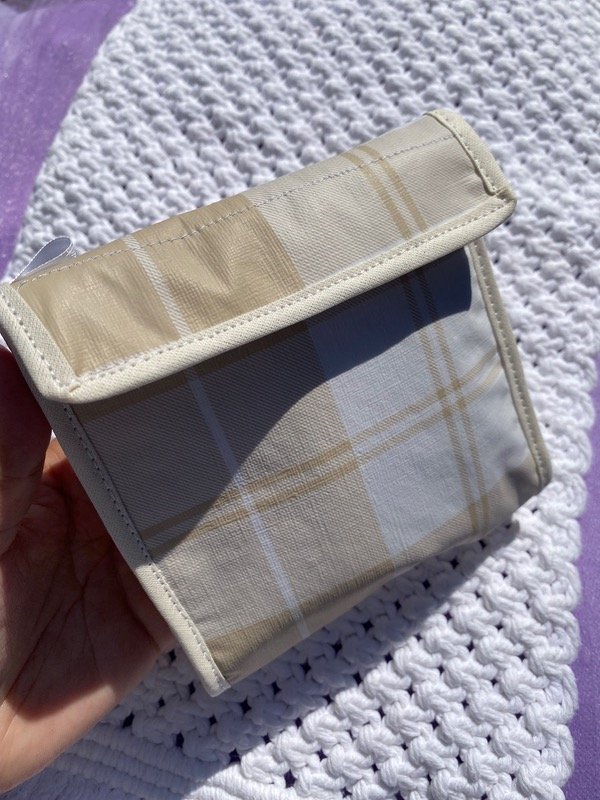 Producto - Discreta mediana cuadrille beige