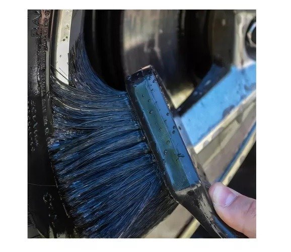 Producto - CEPILLO PARA PASARRUEDAS Y LLANTAS LARGO