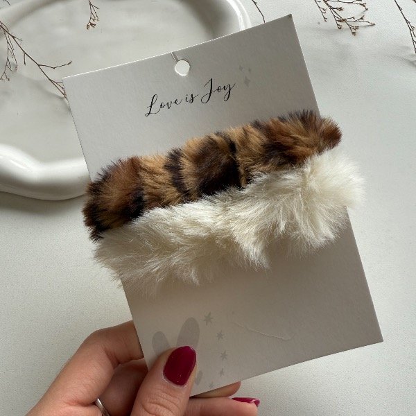 Producto - Pack de scrunchie peluche animal print y crudo