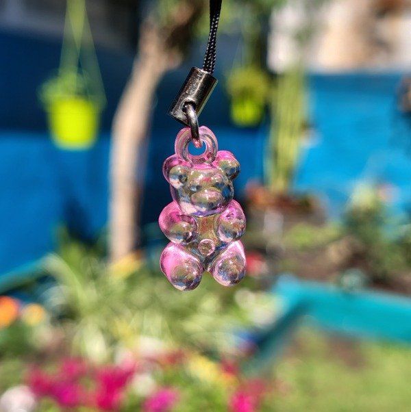 Producto - Phone Charm Osito Gummie rosa