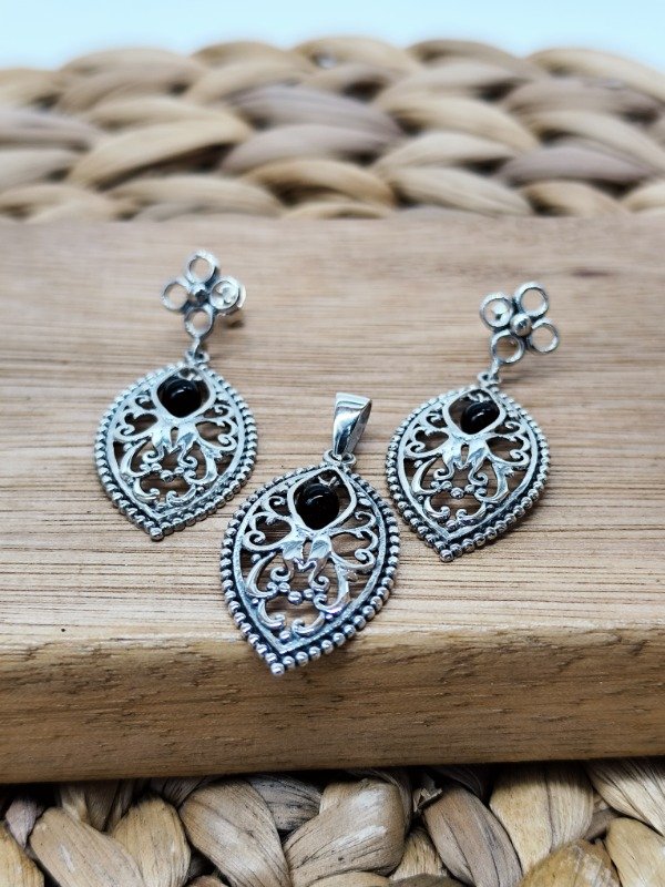 Producto - Conjunto Hippie Negro (Aros y dije)