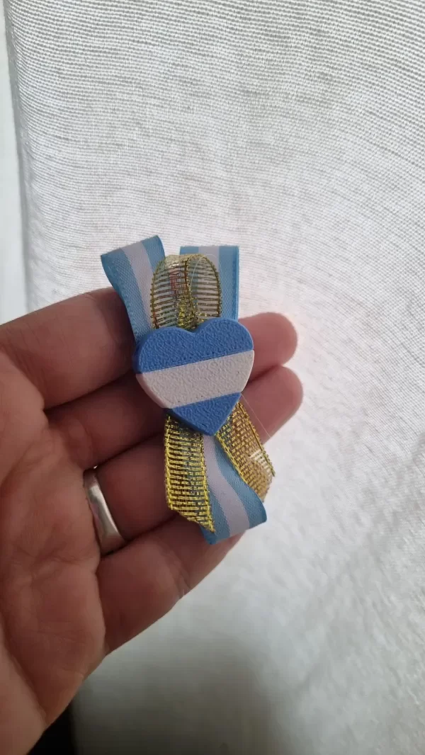 Producto - Escarapela corazon argentina cintita