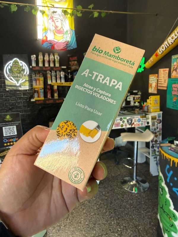 Producto - MAMBORETA A-TRAPA - TRAMPA ADHESIVA CONTROL DE INSECTOS VOLADORES