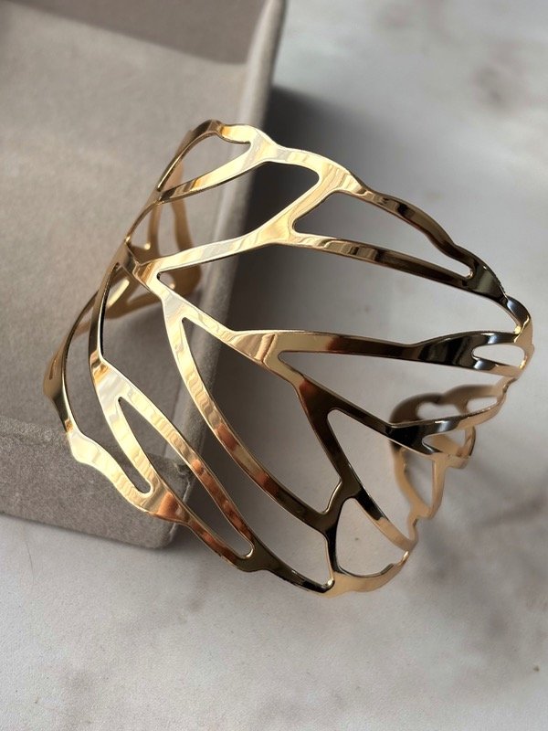 Producto - Brazalete dorado calado