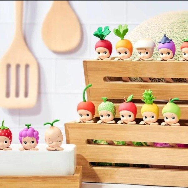 Producto - SONNY ANGEL FRUTAS FIGURA PARA CELULARES/MONITORES/PANTALLAS