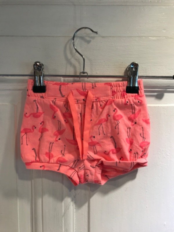 Producto - Short BABY GAP de algodon rosa con flamencos- Talle 6/12 m- PRECIO: 7x
