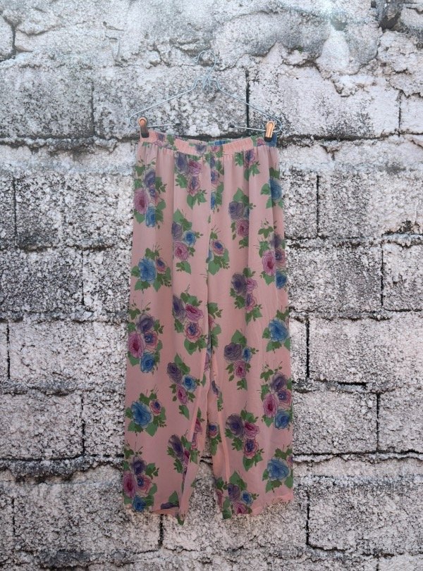 Producto - pantalón vintage rosa de rosas