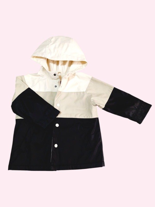 Producto - Piloto de lluvia forrado tricolor blanco crudo y crema Zara 2 años