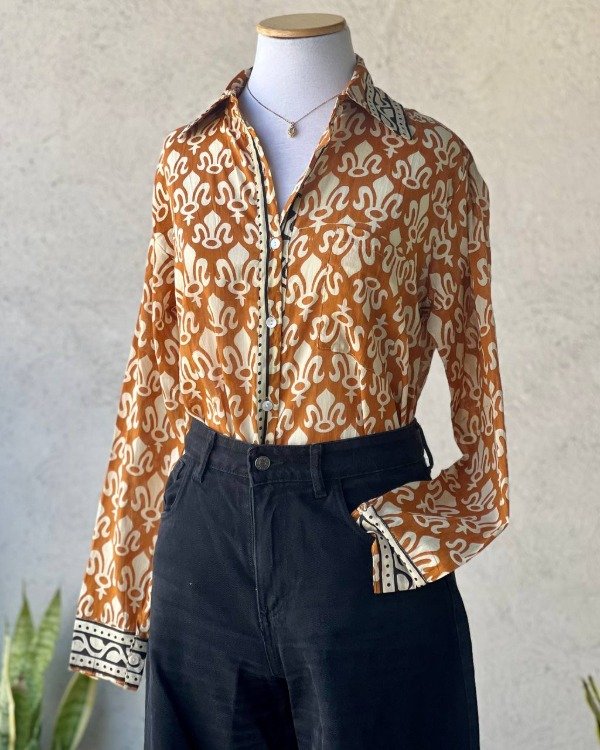 Producto - Camisa Larga Clásica Algodón Maíz y Negro M L