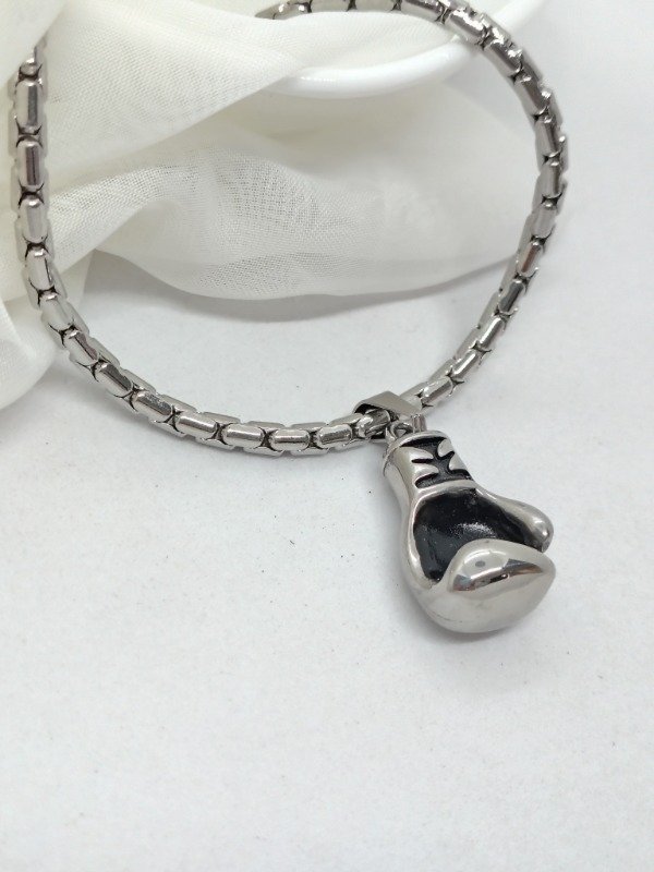 Producto - Cadena con dije guante de box