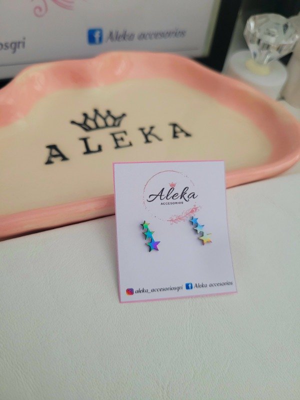 Producto - Aros tres estrellas multicolor de acero quirúrgico