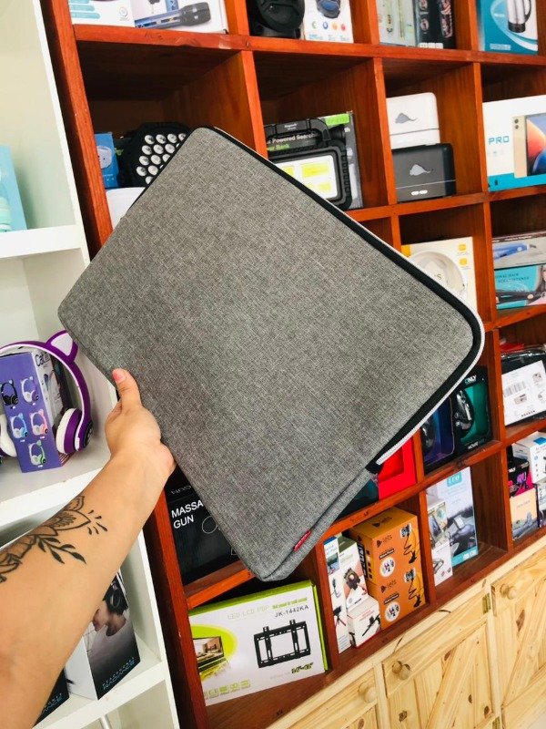 Producto - Funda Noteboock 15" Gris