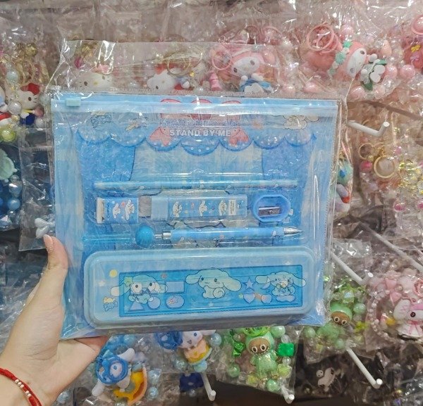 Producto - Set escolar Sanrio grande