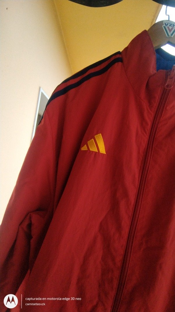 España - Campera Reversible 2022 — imagen 6