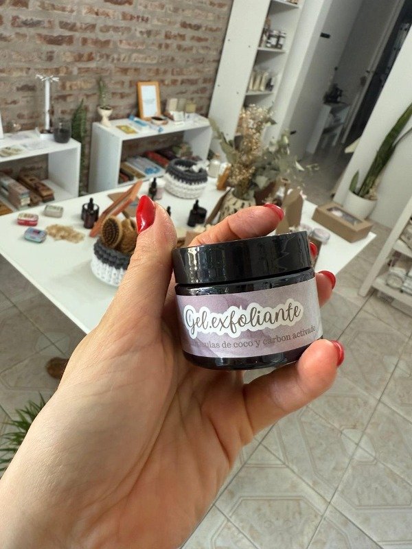 Producto - GEL EXFOLIANTE CON COCO Y CARBON FACIAL