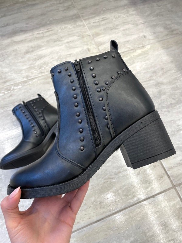 Producto - Botas doble cierre c/ tachas