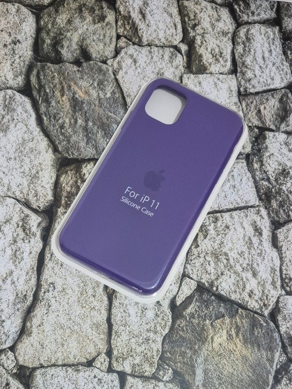 Producto - Funda silicone case logo Iphone 11 violeta
