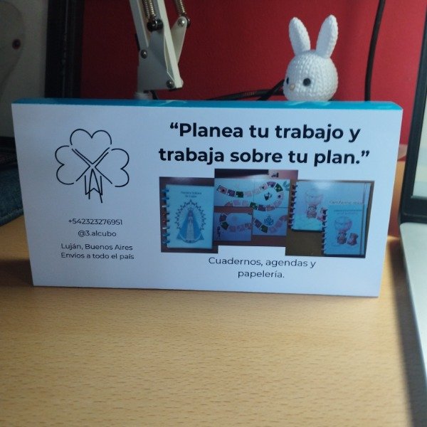 Producto - Calendario triangular 21x11cm de escritorio 2027 - 3alcubo - 1
