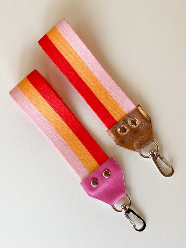 Producto - Llavero Angie Rayas Rojo