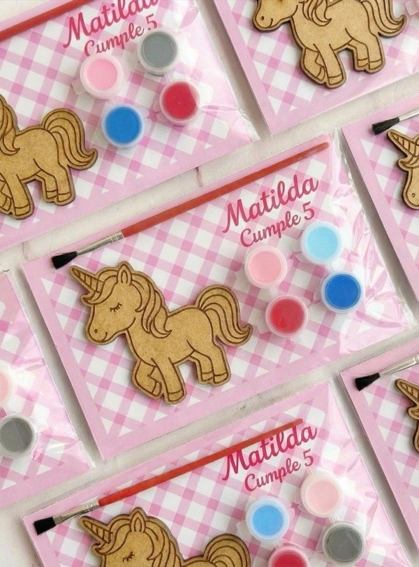 Producto - FIGURA PARA PINTAR + PINCEL ( 10 unidades)