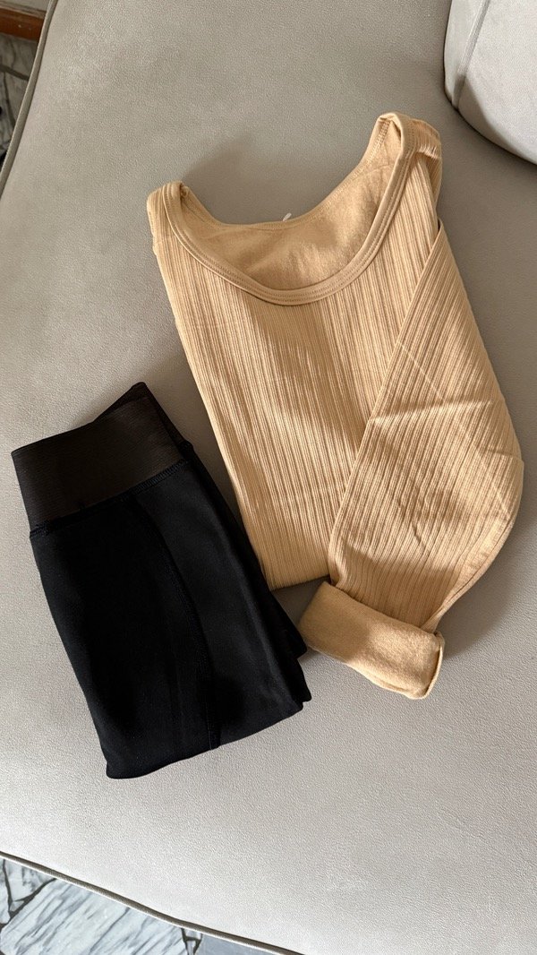 Producto - Camiseta térmica + medias térmicas efecto piel clásicas