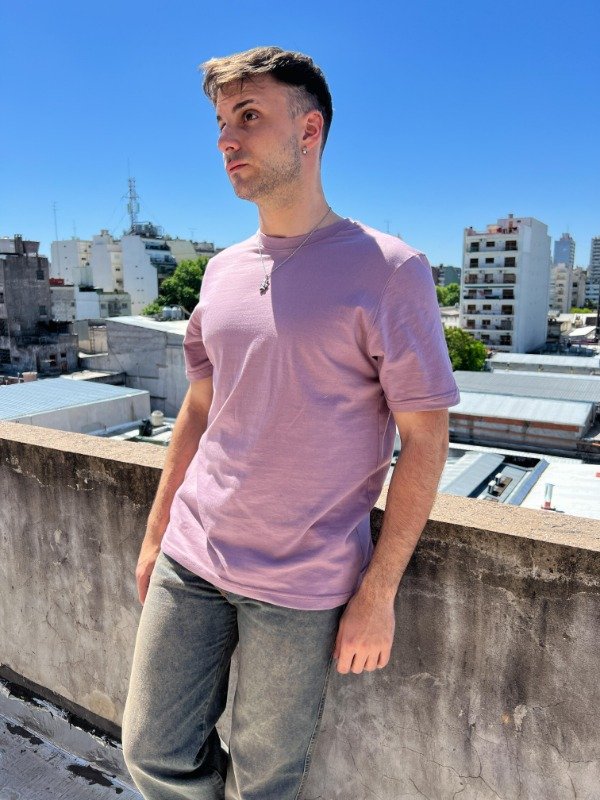 Producto - Remera Slim Fit Color Morado