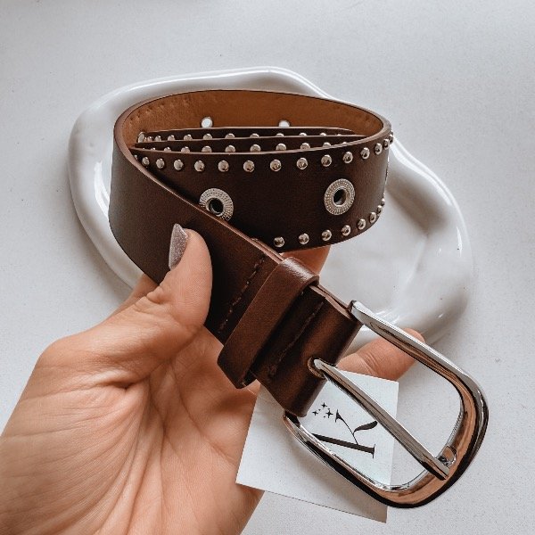 Producto - Cinto de tachas RENATA bordo oscuro