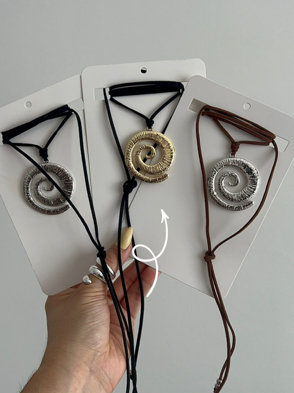 Producto - CHOCKER CON CORDON NEGRO Y ESPIRAL DORADO