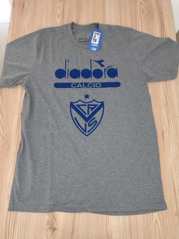 Producto - REMERA SALIDA DIADORA GRIS