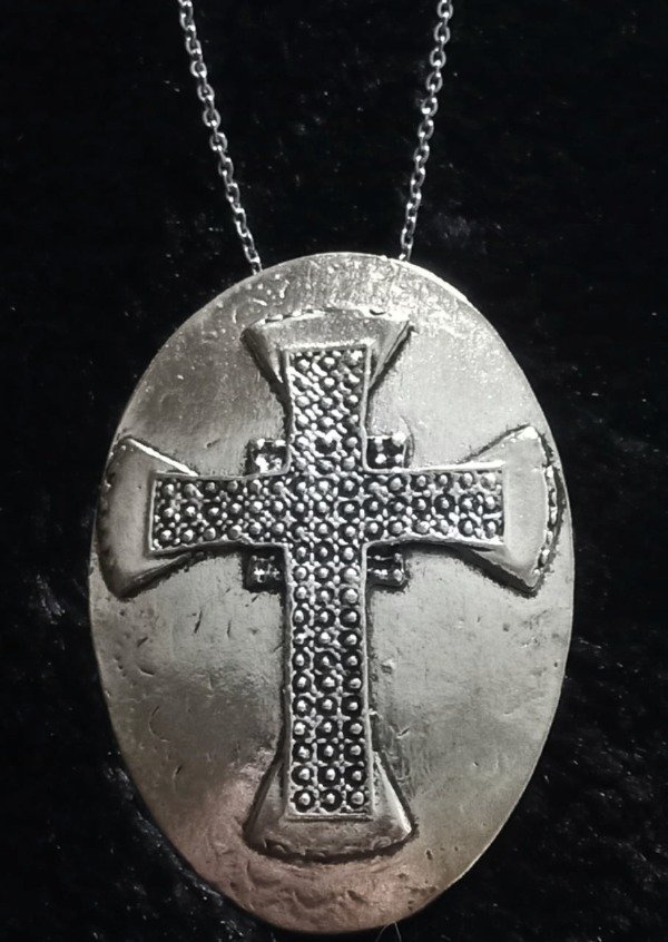 Producto - Collar cruz [modelo 1]