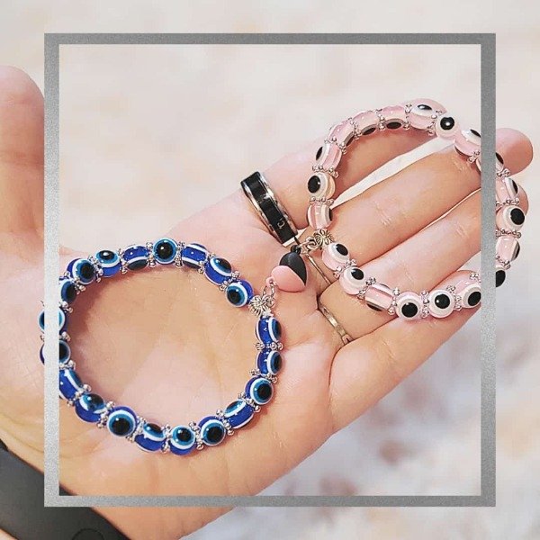 Producto - Pulsera compartir ojitos rosa y celeste (corazon rosa y negro)