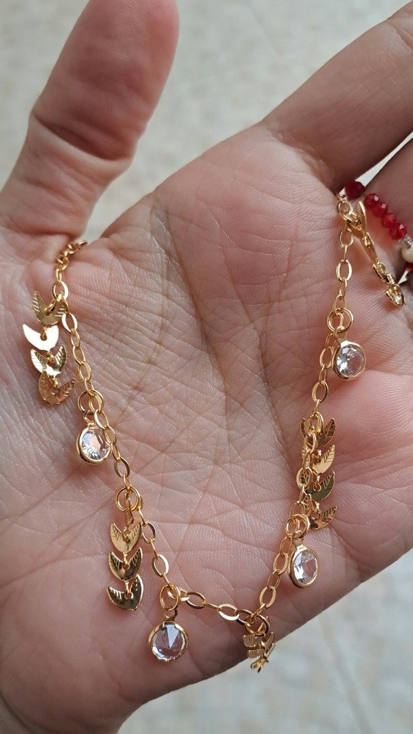 Producto - Collar enchapado en oro 36cm más 5cm de alargue con Strass y Ramitas colgantes