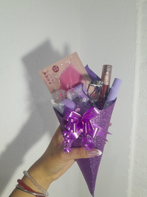 Producto - Ramo de maquillaje 3