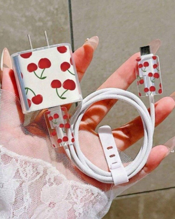 Producto - Protector para cargador 20W iPhone cerezas