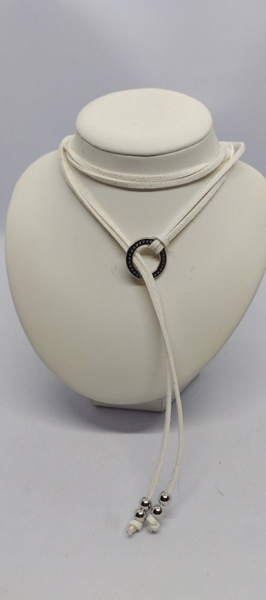 Producto - Choker con cordon blanco y dije pasante