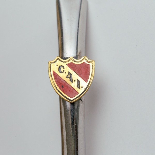 Producto - BOMBILLA PICOLORO ACERO INOX C/ ALPACA - CON ESCUDO DE INDEPENDIENTE EN BRONCE