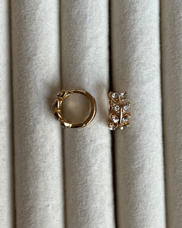 Producto - Argollitas de laurel con strass doradas