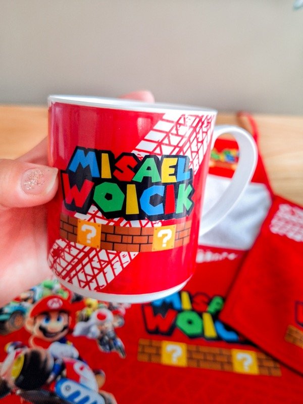 Producto - KIT JARDIN 2 (TOALLA, MANTEL, SERVILLETA + TAZA APILABLE)