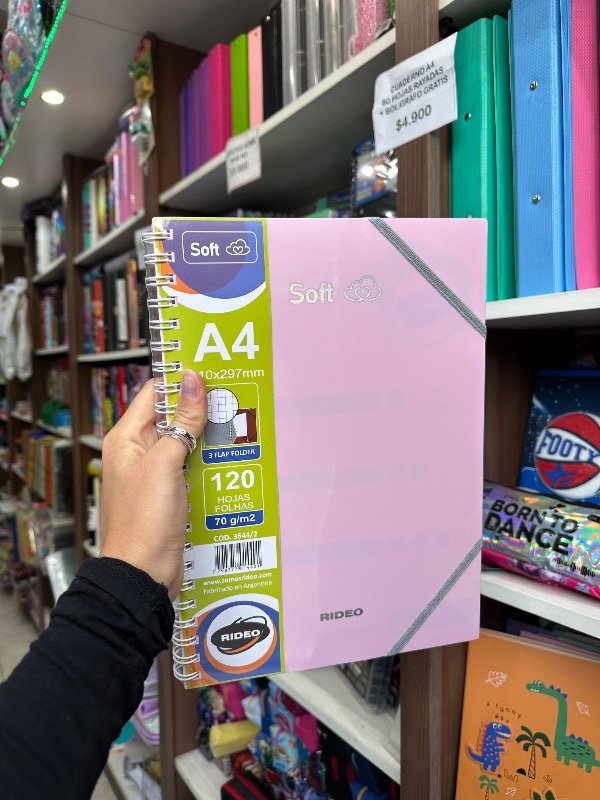 Producto - Cuaderno A4 Soft Rosa Cuadriculado CON CARPETA
