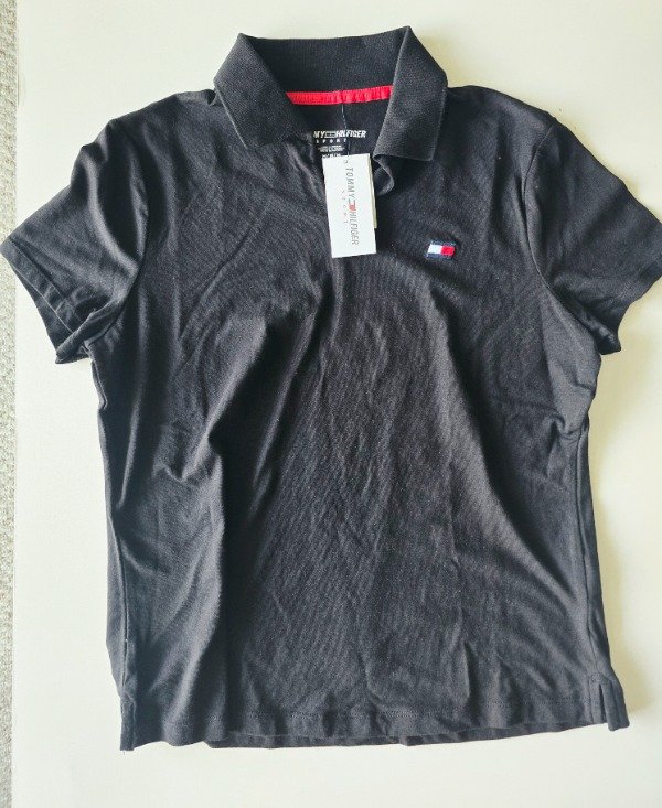 Remera manga corta Tommy Hilfiger talle M negra cuello polo