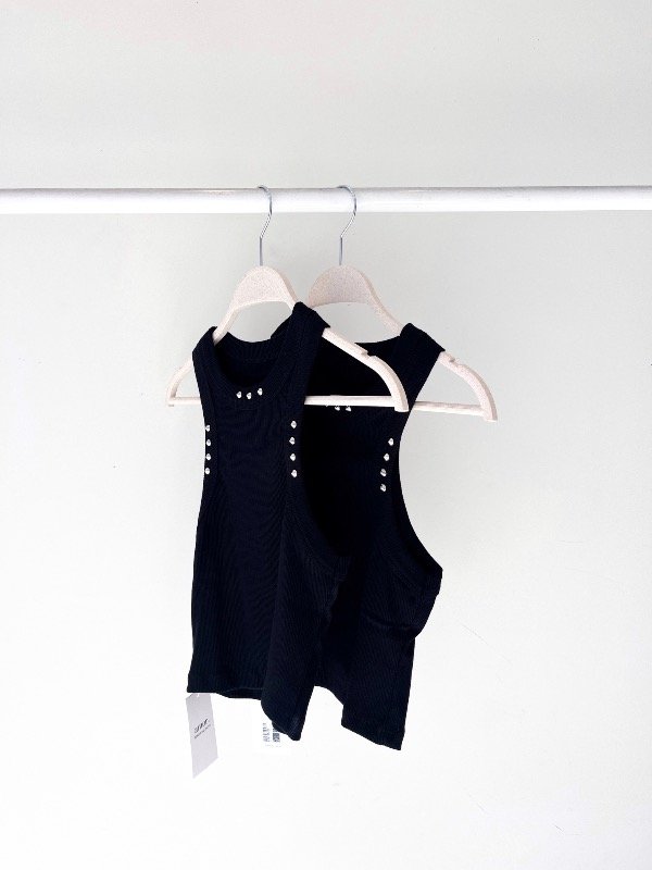 Producto - MUSCULOSA TACHAS PUNTA