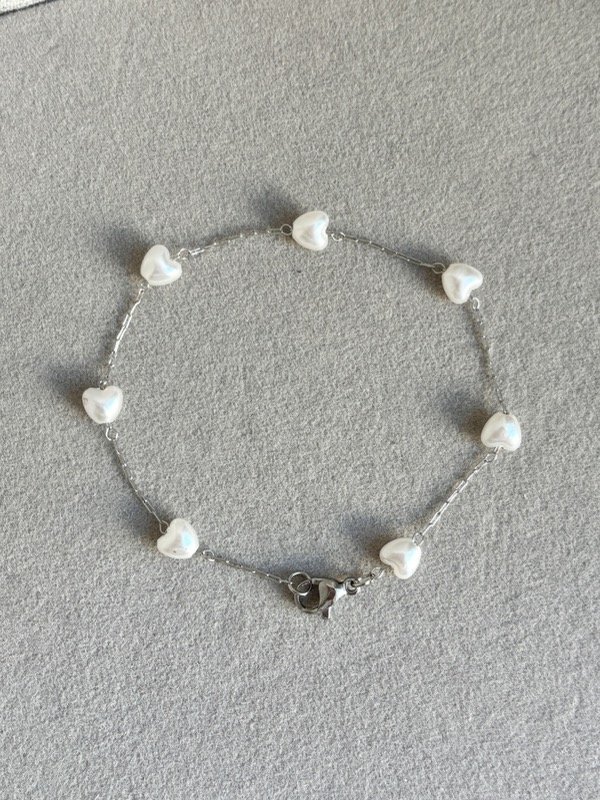 Producto - Pulsera de Acero Quirúrgico con Perlas Corazón